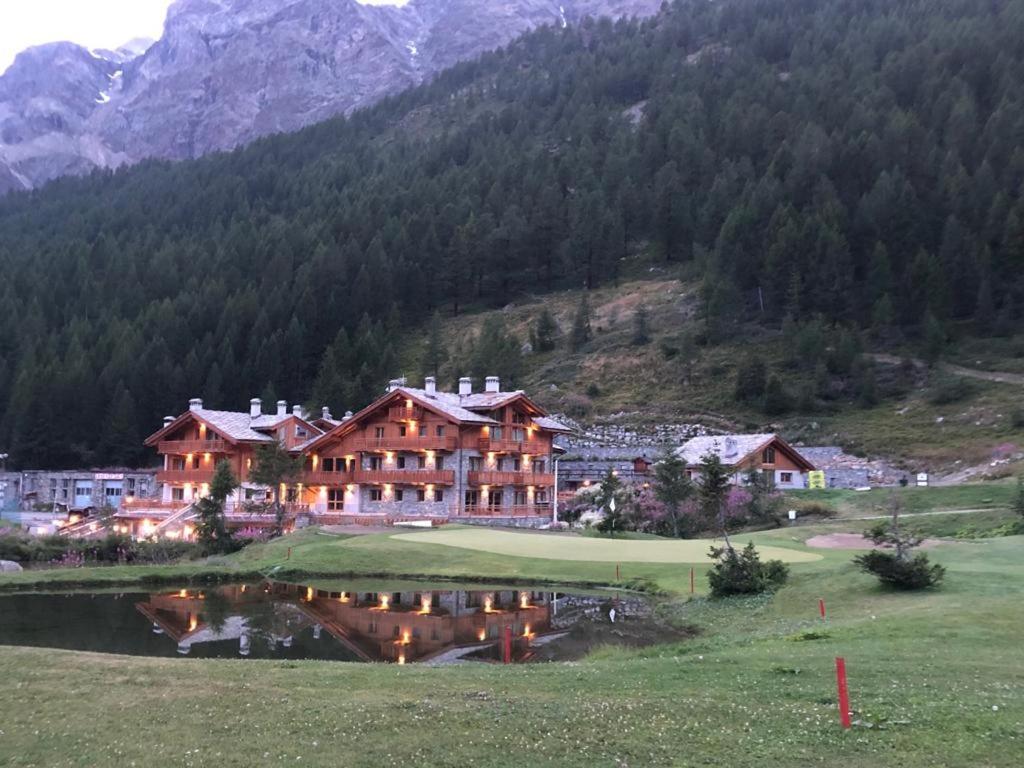 3 Chalets Aparthotel Breuil-Cervinia Exterior foto